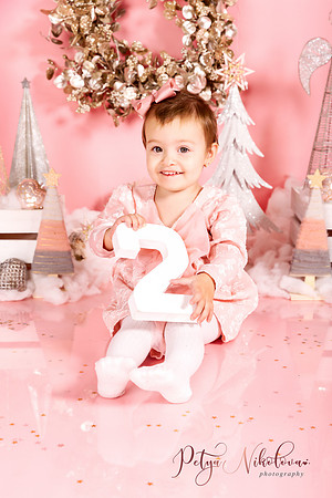 christmas in pink smash the cake essex photographer