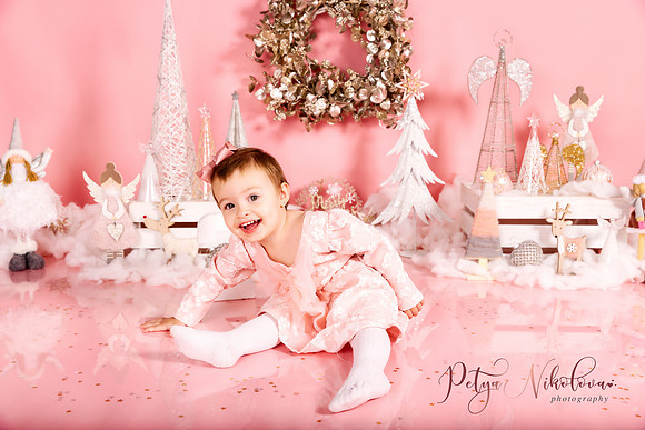 christmas in pink smash the cake london