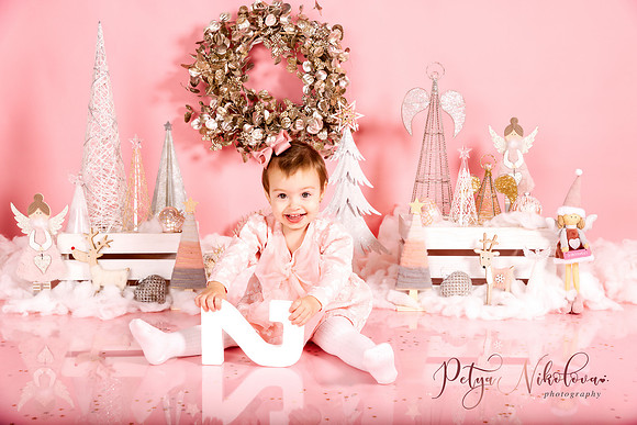 christmas in pink smash the cake woodford green