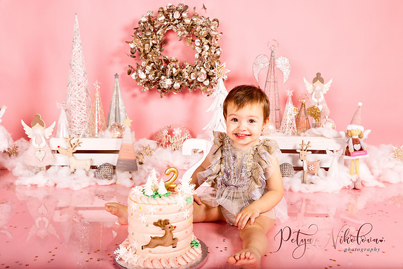 christmas in pink smash the cake family photos