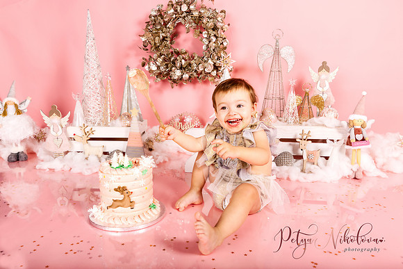 christmas in pink smash the cake london smash photography