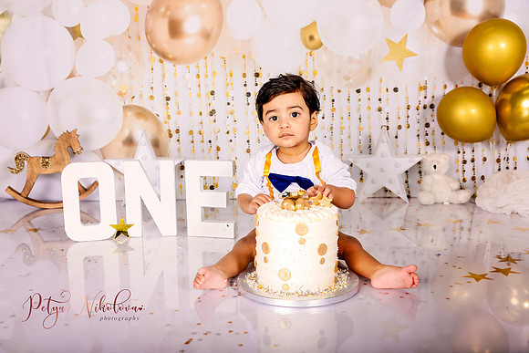 celebration cake smash birthday photography
