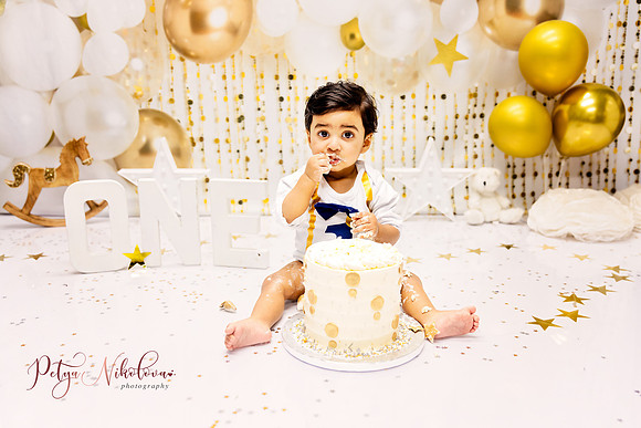 celebration cake smash London photographer