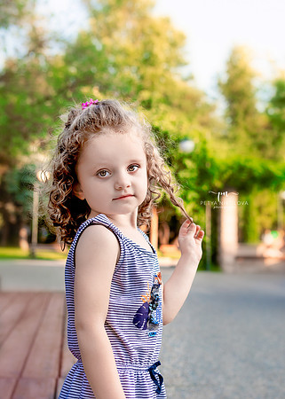outdoor kids beautiful model family photographer