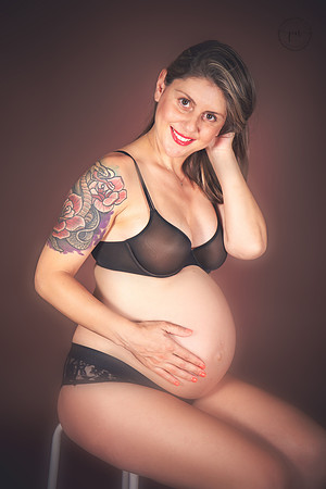 in my studio mum to be photography london