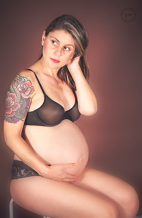 in my studio maternity photography woodford green