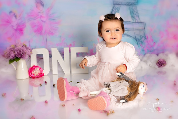 little girl birthday studio photos Woodford essex