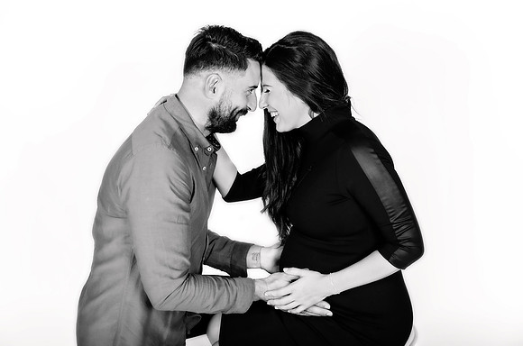petyanikolovaphotography maternity couple portrait woodford green